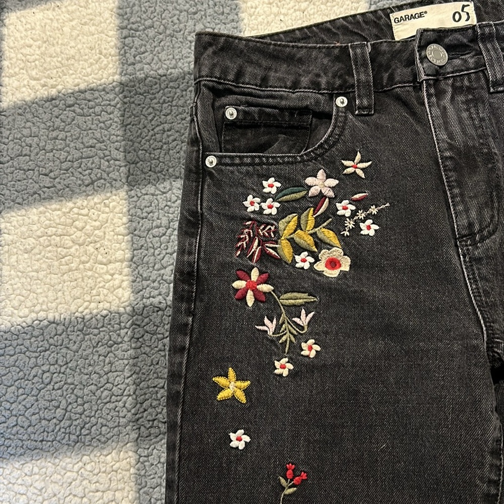 Garage embroidered mom jean